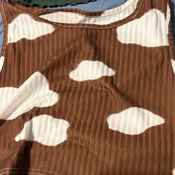 Five crop tops in large. Various brands. Cute tops. - Picture 4 of 11